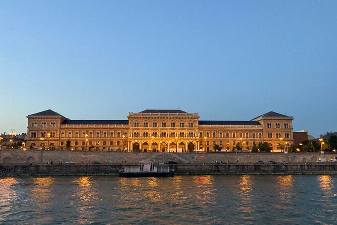 Half day Budapest city tour by car / minivan - Buda Castle District and the best city views