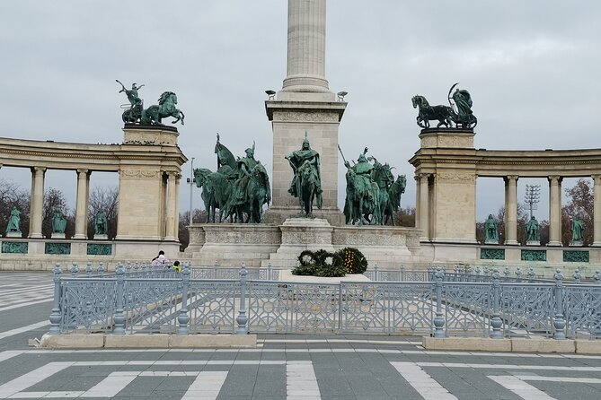Historical and Cultural Guided Tour of Budapest - St. Stephen’s Basilica and the Holy Right Hand