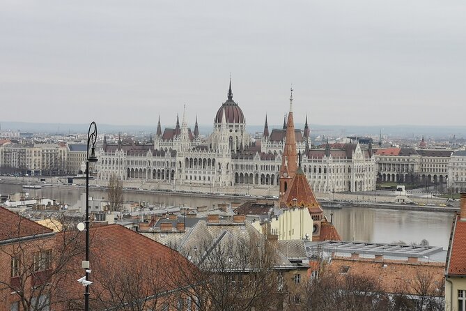 Historical and Cultural Walking Tour in Budapest - Crossing Chain Bridge toward Buda Castle