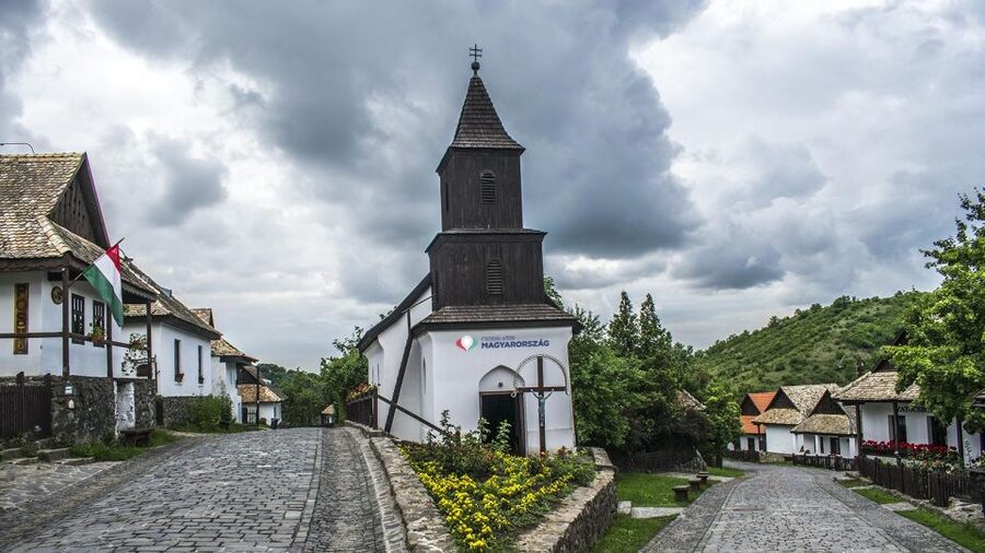 Hollókő Ethnographic Village: Day Tour from Budapest - Why Hollókő feels different from a normal day trip