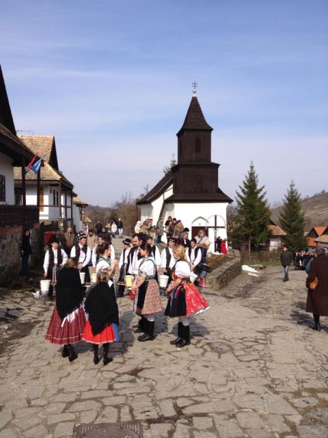Hollókő Ethnographic Village: Day Tour from Budapest - Crafts, food, and the value of the lunch stop