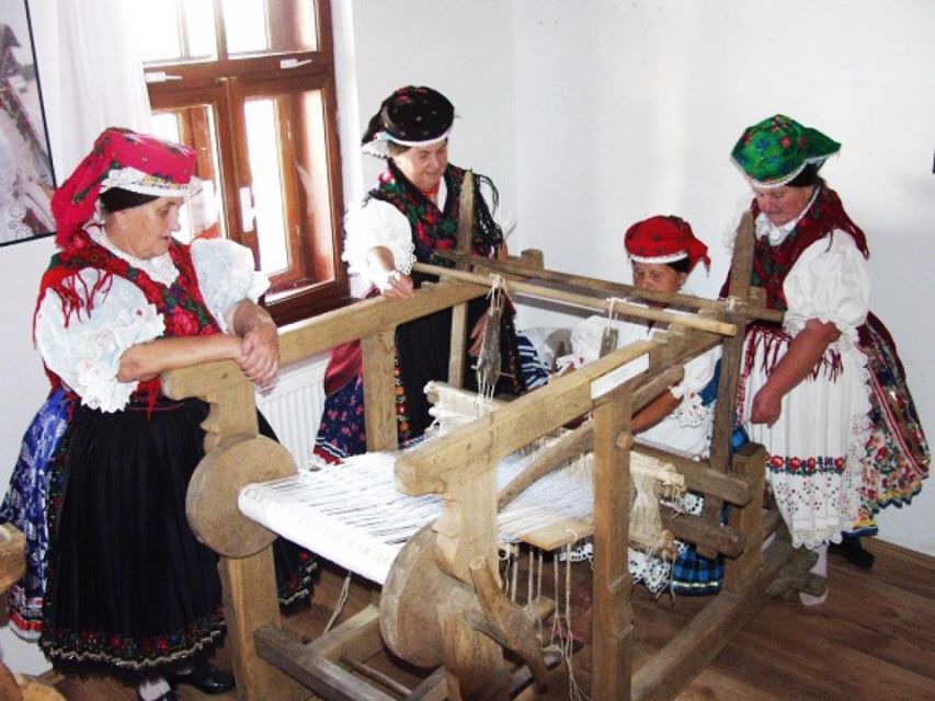 Hollókő Ethnographic Village: Day Tour from Budapest - What the private group and $681 price really buy you