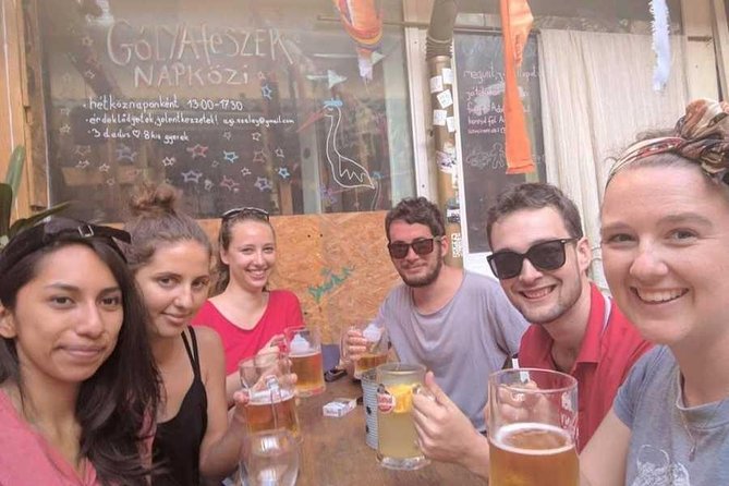 Hungarian History Walking Tour with food tasting - Why the private format matters