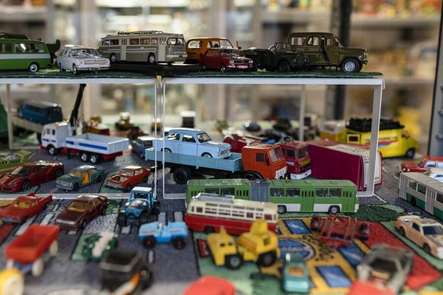 Hungary: Szentendre Retro Design Center Entry Ticket - Toys, televisions, radios, and LPs