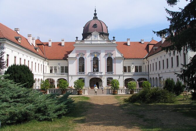 Legacy of Sissi Royal Palace of Godollo Tour with Cake and Coffee - Cake and coffee add a welcome Hungarian pause