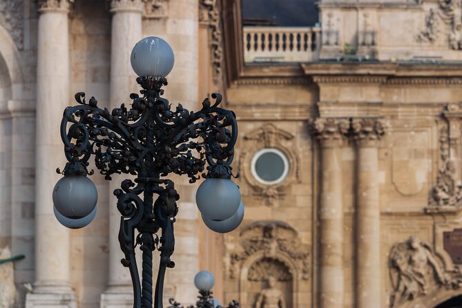 Live virtual walking tour in the Buda Castle quarter - A live camera walk through Buda Castle quarter