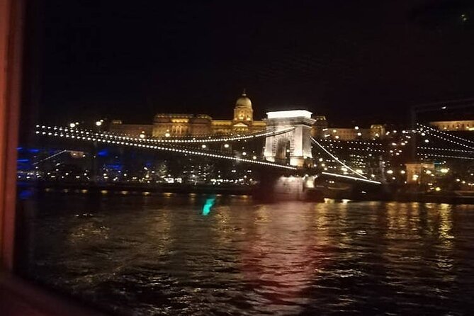One hour Hen or Stag private party boat Budapest with unlimited beer and wine - Who will enjoy this most?