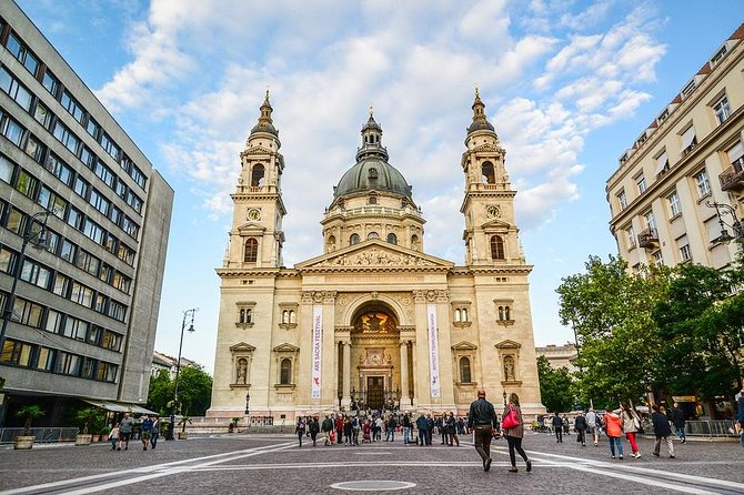 Private 4-hours City Tour of Budapest with private guide and Hotel Pick-up - Central Market Hall in 20 minutes
