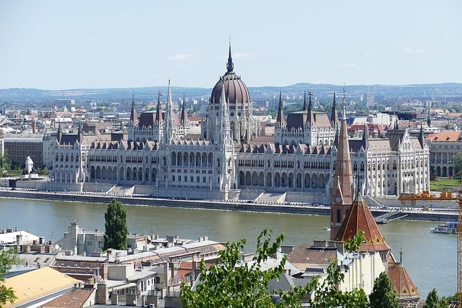Private 4-hours City Tour of Budapest with private guide and Hotel Pick-up - Parliament from the outside in 20 minutes