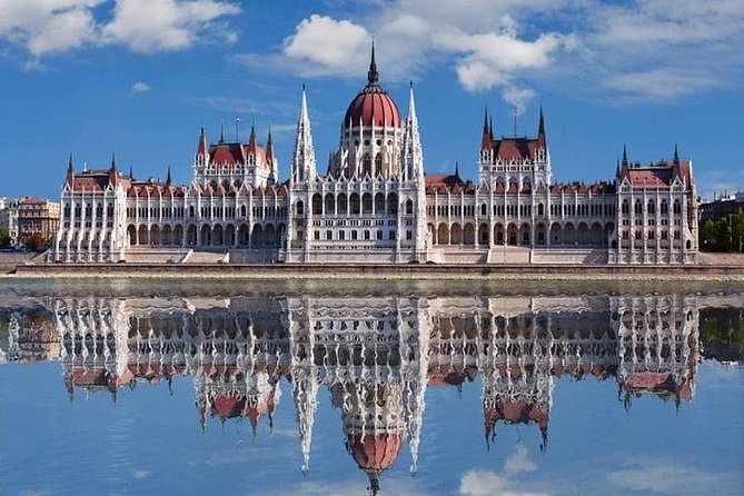 PRIVATE (7 hours) Budapest and Szentendre city tour with lunch and winetasting - Lunch and wine near Szentendre’s main square