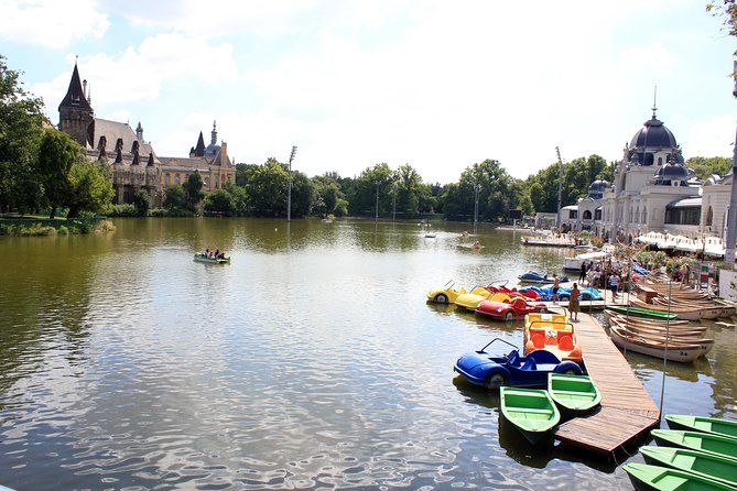 Private Budapest All In One Walking Tour with Strudel Stop - Why this private Budapest route works