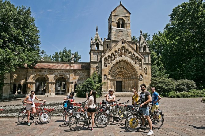 Private Budapest Bike Tour with Cafe Stop - Why a bicycle works so well in Budapest