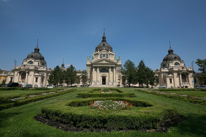 Private Budapest Bike Tour with Cafe Stop - The Great Market Hall and the final Pest sights