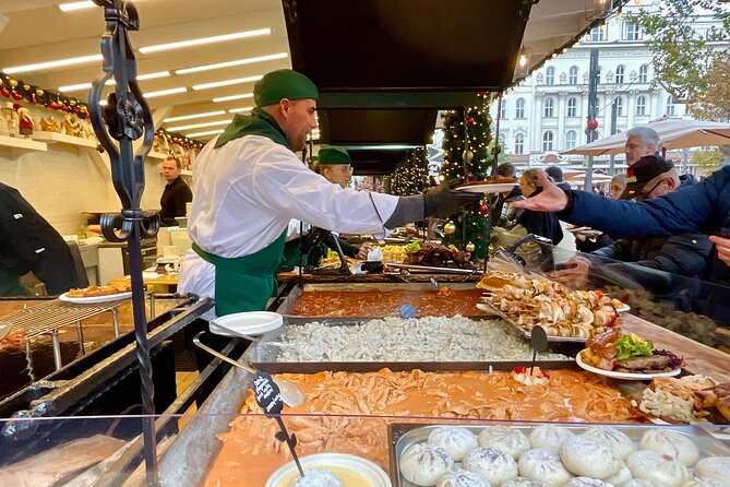Private Budapest Christmas Market Tour with Chimney Cake & Mulled Wine - My booking verdict