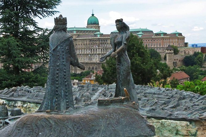Private City Tour in Budapest 6 hours - The Jewish Quarter and its two synagogue traditions