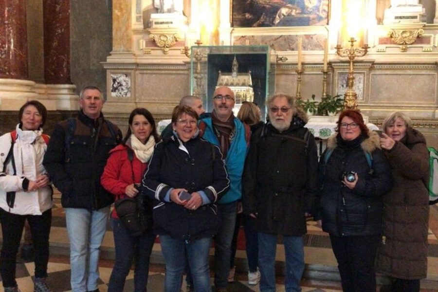 Private Custom Tour with Local Guide Budapest - Major sights, exterior views, and museum choices