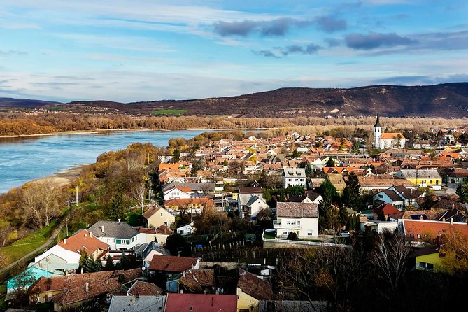Private Danube Bend Experience with a comfortable air conditioned car - Why the Danube Bend makes a good day trip