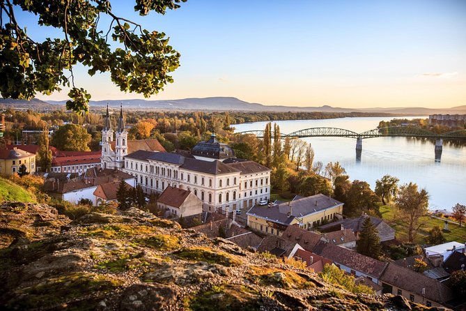Private Danube Bend Experience with a comfortable air conditioned car - A private car changes the feel of the day