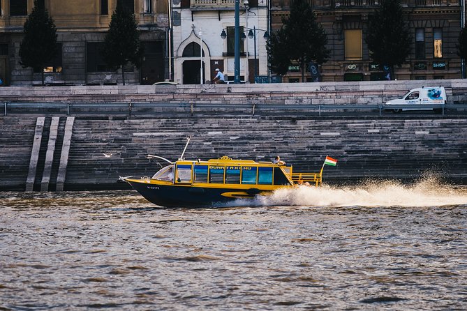 Private Danube Sightseeing Cruise in Budapest - Buda Castle and the best early photo stop