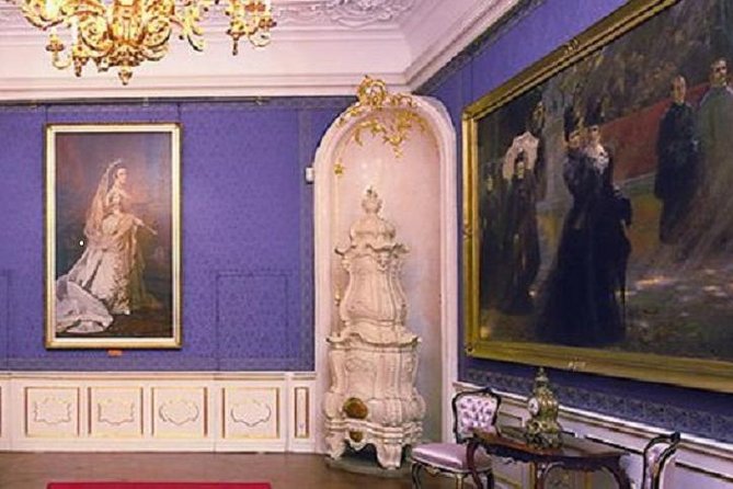 Private Sissi Castle Tour - Inside the museum: private rooms and royal routines