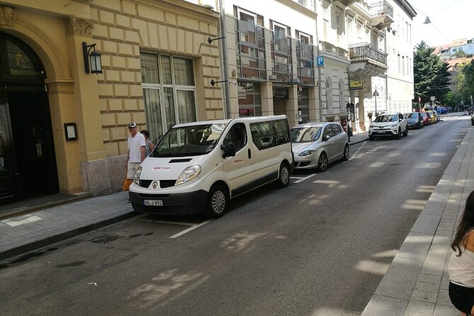 Private Transfer from Budapest city to Budapest Airport - departure - A private vehicle, not a shared shuttle