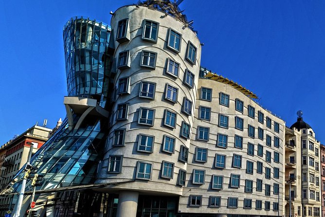 Private Transfer from Budapest to Prague with 2 hours for sightseeing - Vehicle choices for couples, families, and groups
