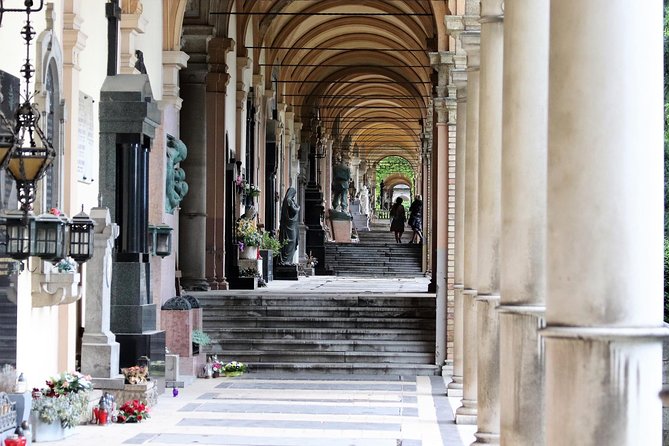 Private transfer from Budapest to Zagreb, 2h stop for sightseeing - The value of $342.45 per person