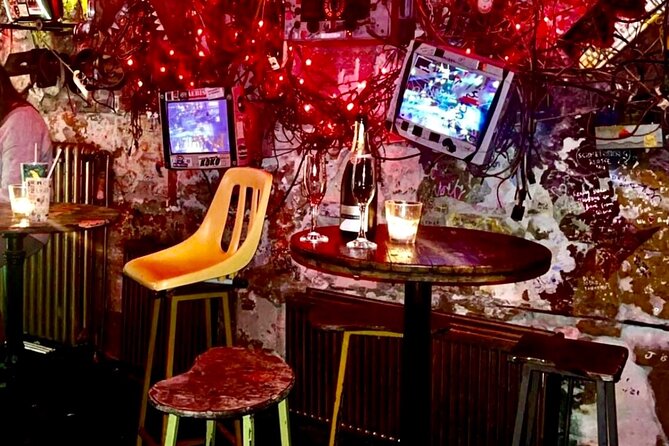 Ruin Pub Walking Tour with a Local Hostess in Budapest - UdvarROM and the story of ruin pubs