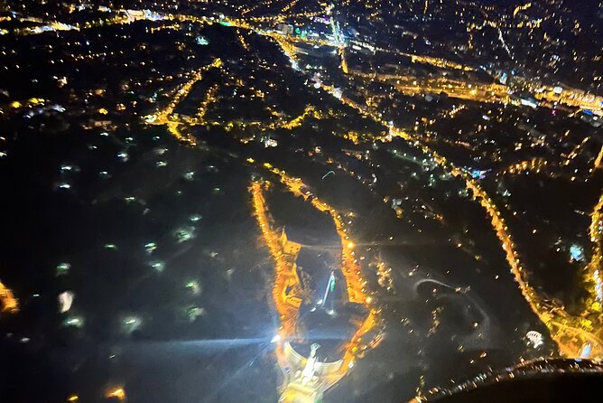 Sightseeing flight over Budapest - Seeing Budapest as One City from the Air
