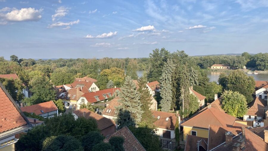 Szentendre: Arts and Cafés Tour (Half-Day Private Tour) - First steps through the Baroque old town