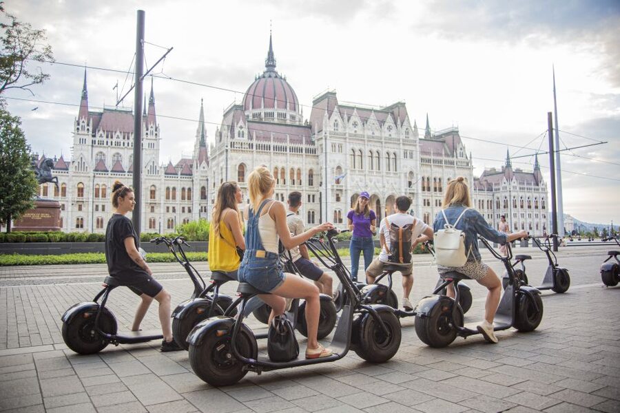 Top sights of Pest downtown on e-scooters incl. Parliament - Why this 90-minute Budapest ride works