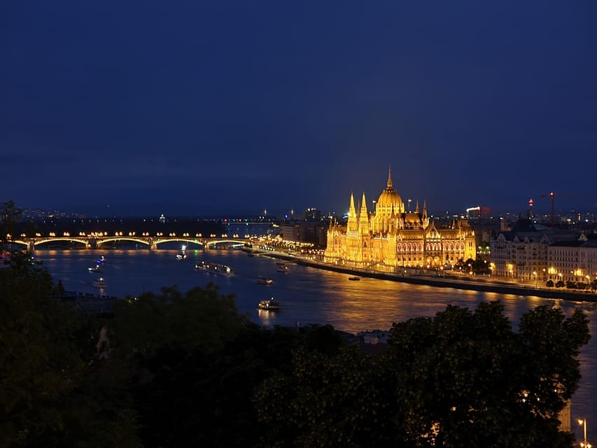 True Crime Walking Tour in the Buda Castle district - What $20 buys you