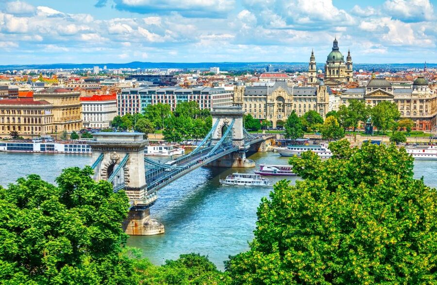 Vienna: Budapest Day Trip - A long but useful day between two capitals